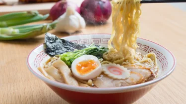 ラーメンはほんとに体に悪い？その理由と健康的な食べ方を管理栄養士が解説